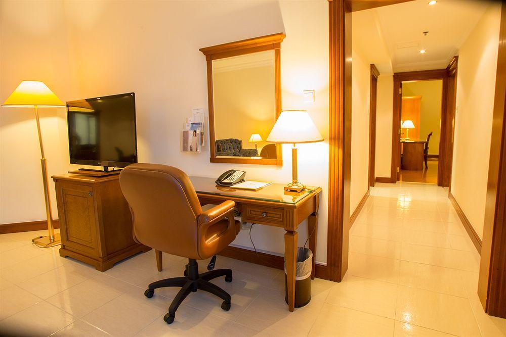 Grand Excelsior Hotel Sharjah Exterior photo