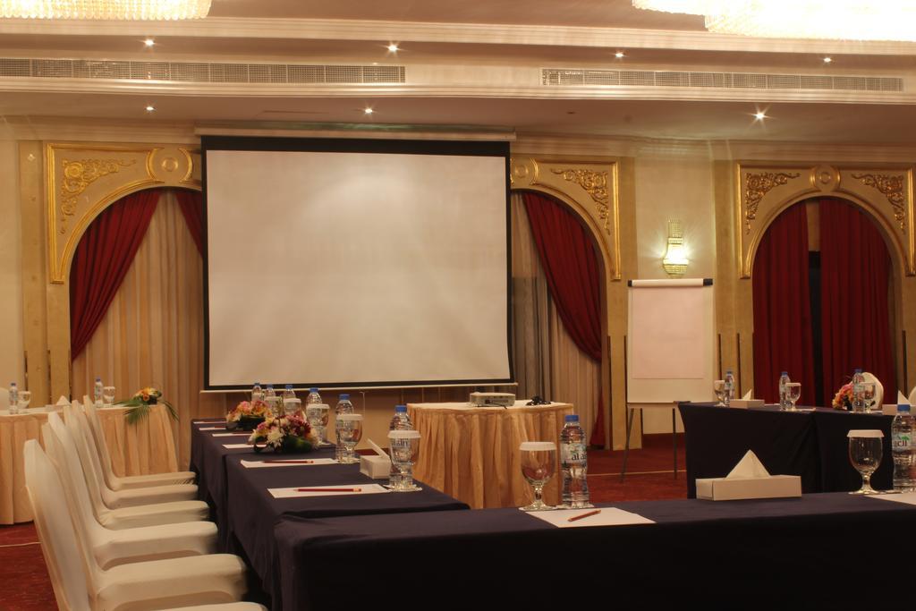 Grand Excelsior Hotel Sharjah Exterior photo